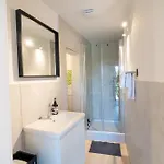 Stadtoase Naehe Uni Mit Sauna コブレンツ