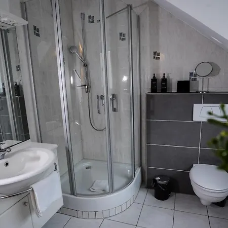 Stadtoase Naehe Uni Mit Sauna Coblence